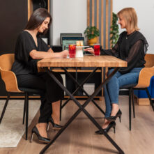 nowoczesny stół do biura