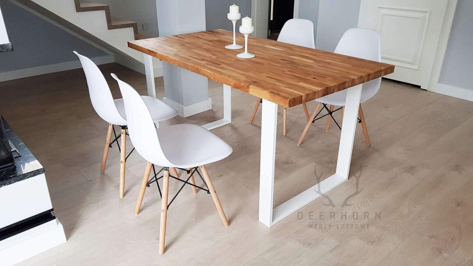 bialy_stol white table