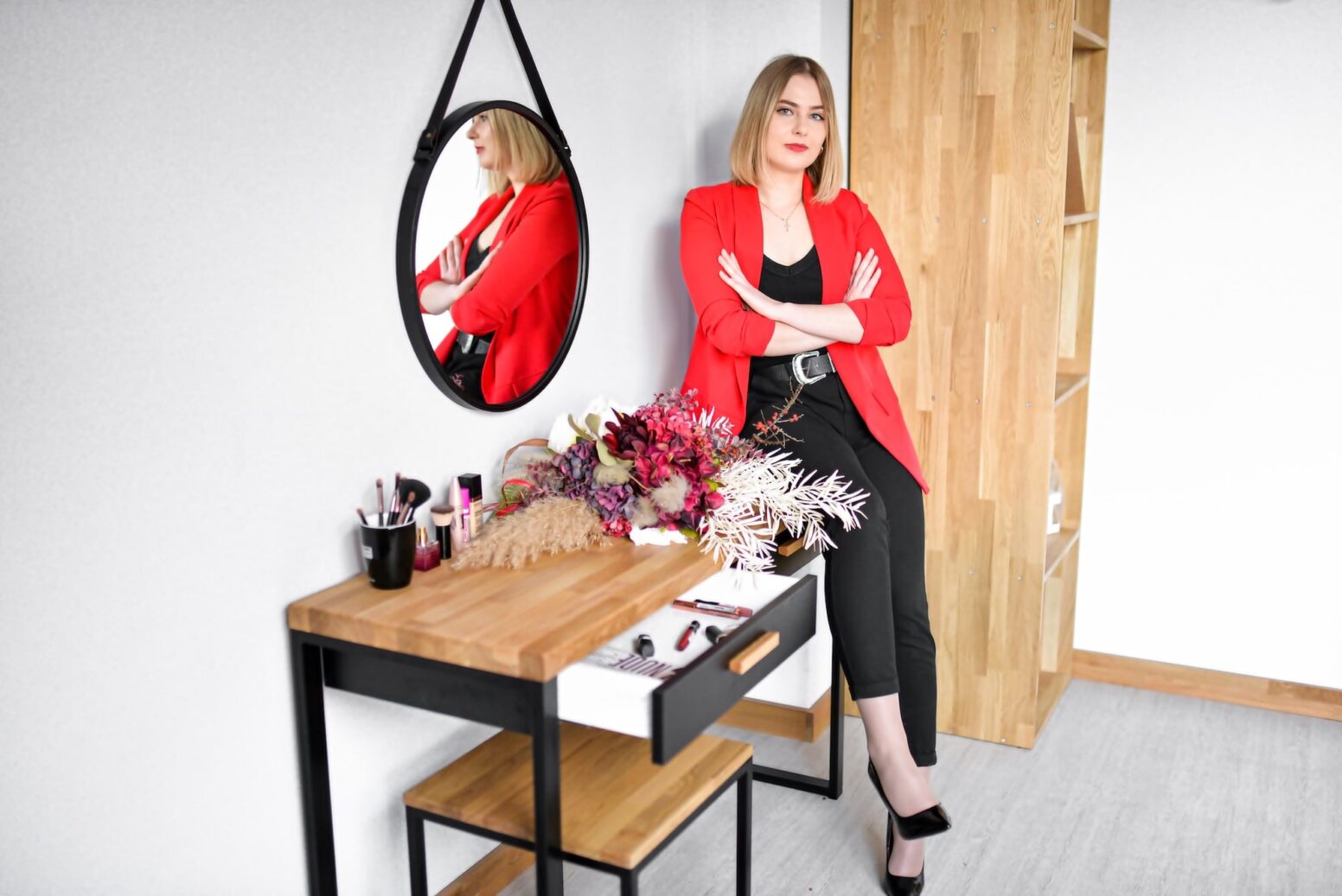 dressing table of wood and metal dressing table of wood and metal