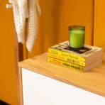 komoda biurowa z drewnianym blatem