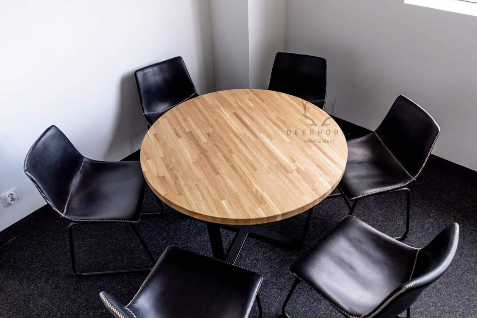 oak_round_table oak round table