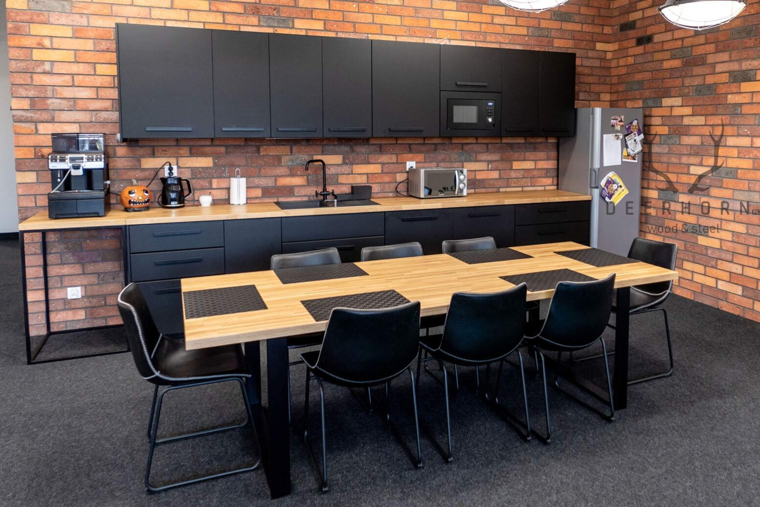 kitchen_table_with_wooden_top Kitchen table with wooden top