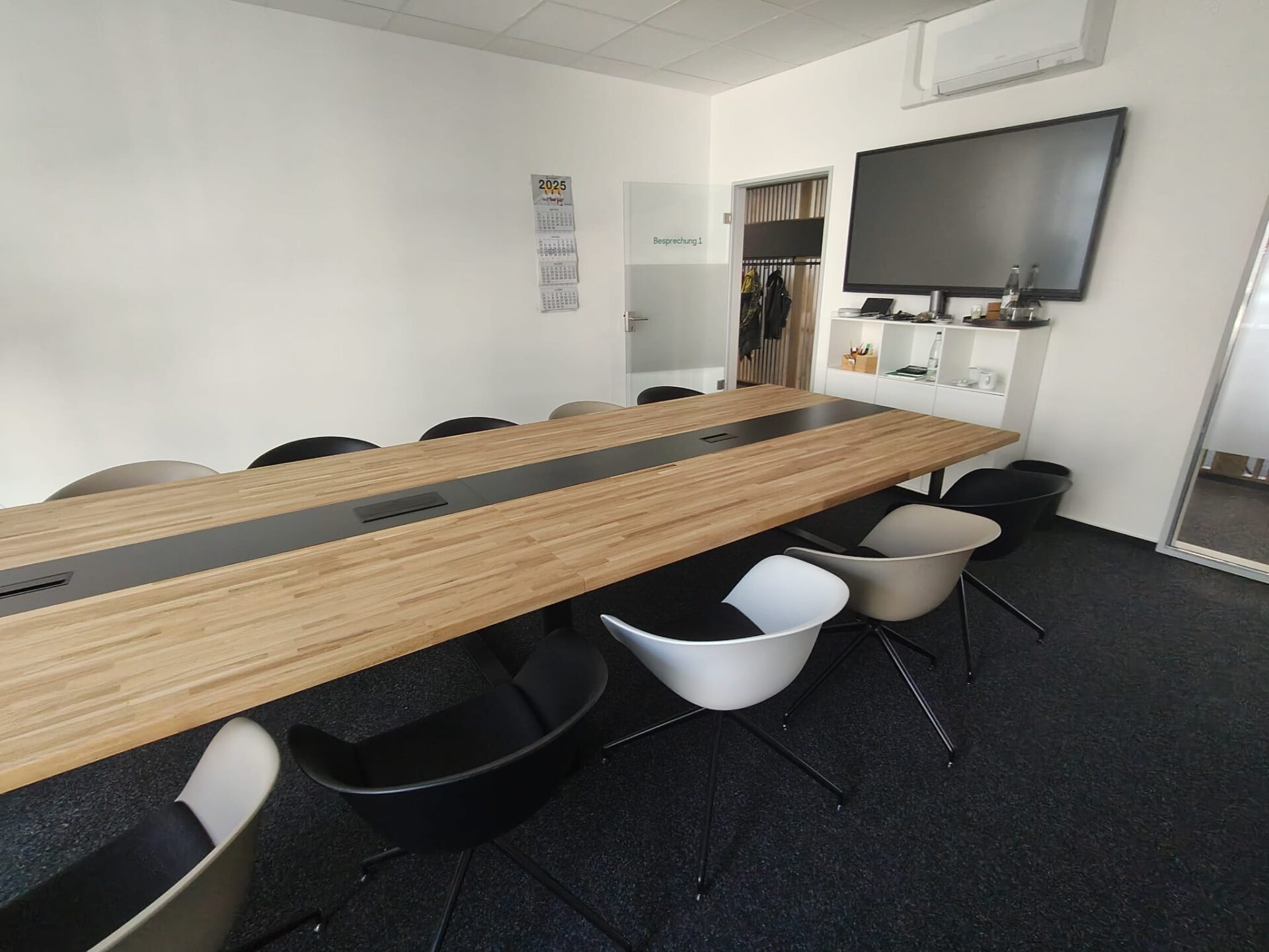 Image #3 from Gustav