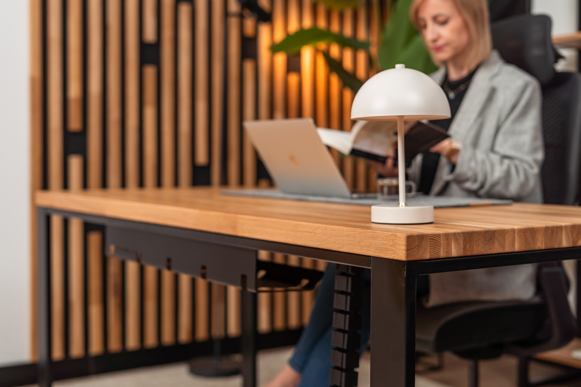 biurko-do-pracy-siedzacej biurko do pracy siedzącej