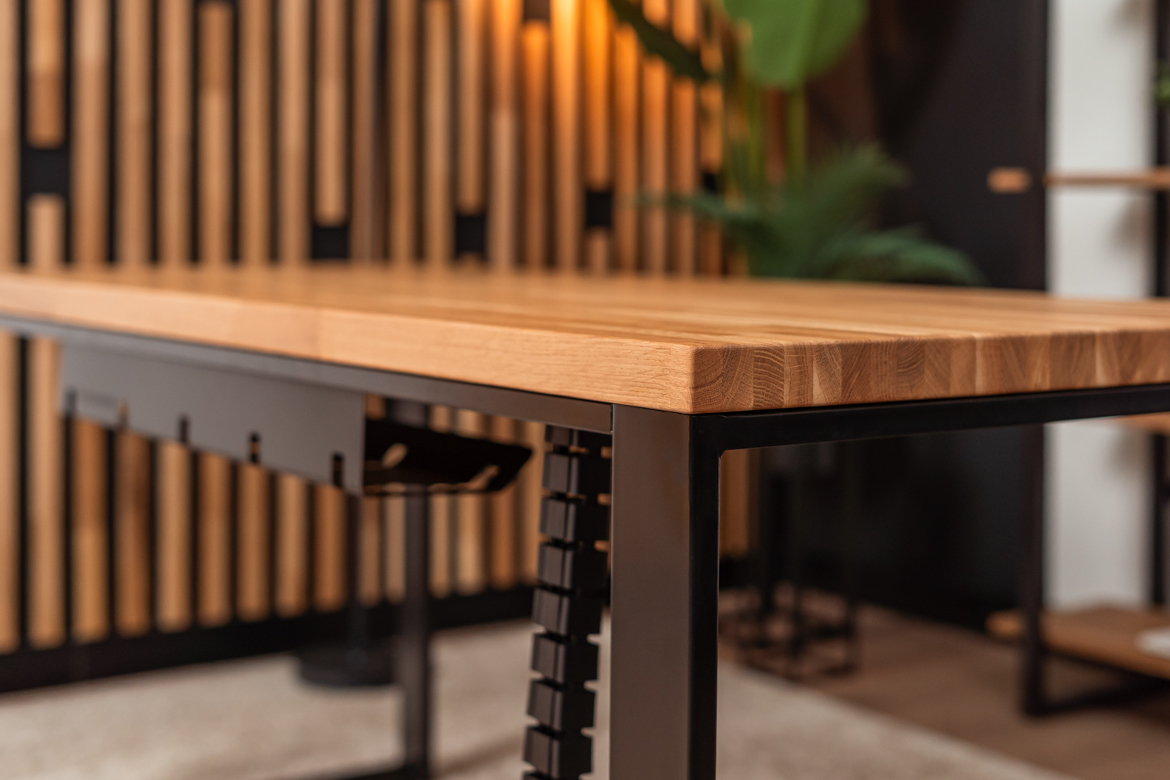 biurko-z-drewnianym-blatem-do-biura biurko z drewnianym blatem do biura