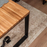 meble z połączeniem drewna i metalu