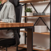 stabilne biurko do komputera