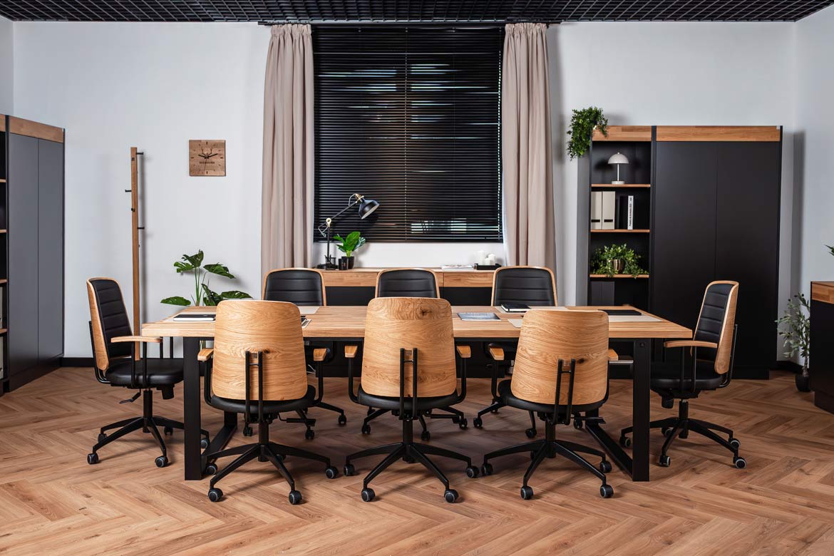 zestaw-konferencyjny-stol-drewniany-i-krzesla-do-biura zestaw konferencyjny stół drewniany i krzesła do biura