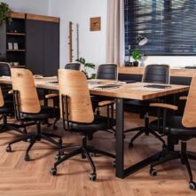 zestaw konferencyjny stół i krzesła