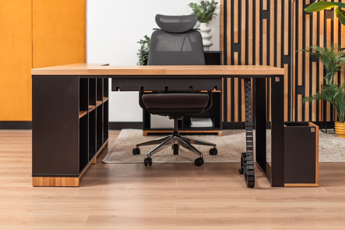 biurko-przeznaczone-do-pracy-kreatywnej-i-analitycznej biurko przeznaczone do pracy kreatywnej i analitycznej