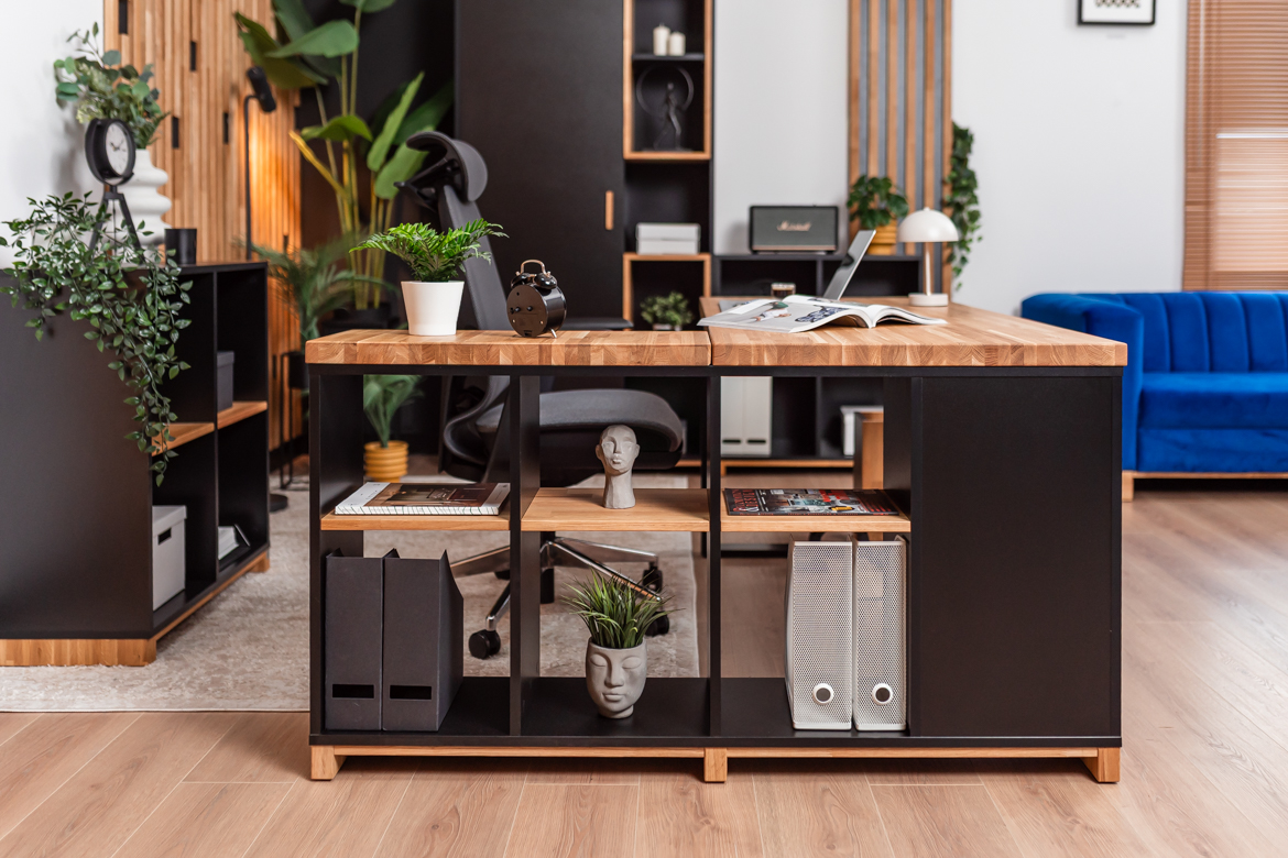 biurko-z-polkami-bocznymi biurko z półkami bocznymi