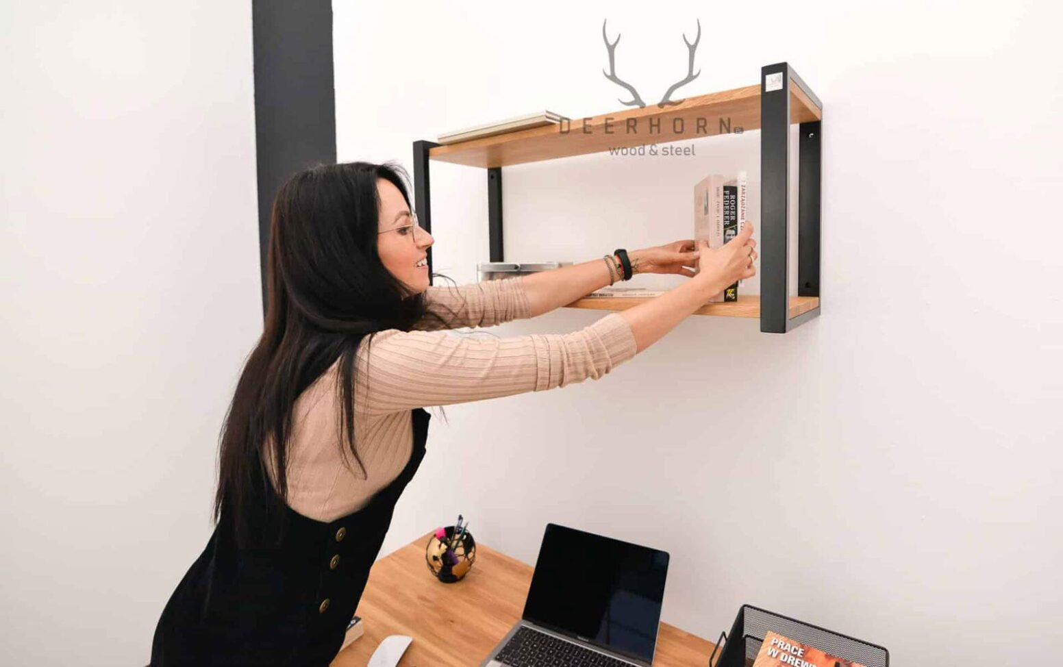 polka_nad_biurko shelf over desk