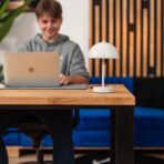 biurko drewniane dla nastolatka