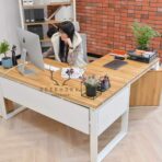 women's desk white