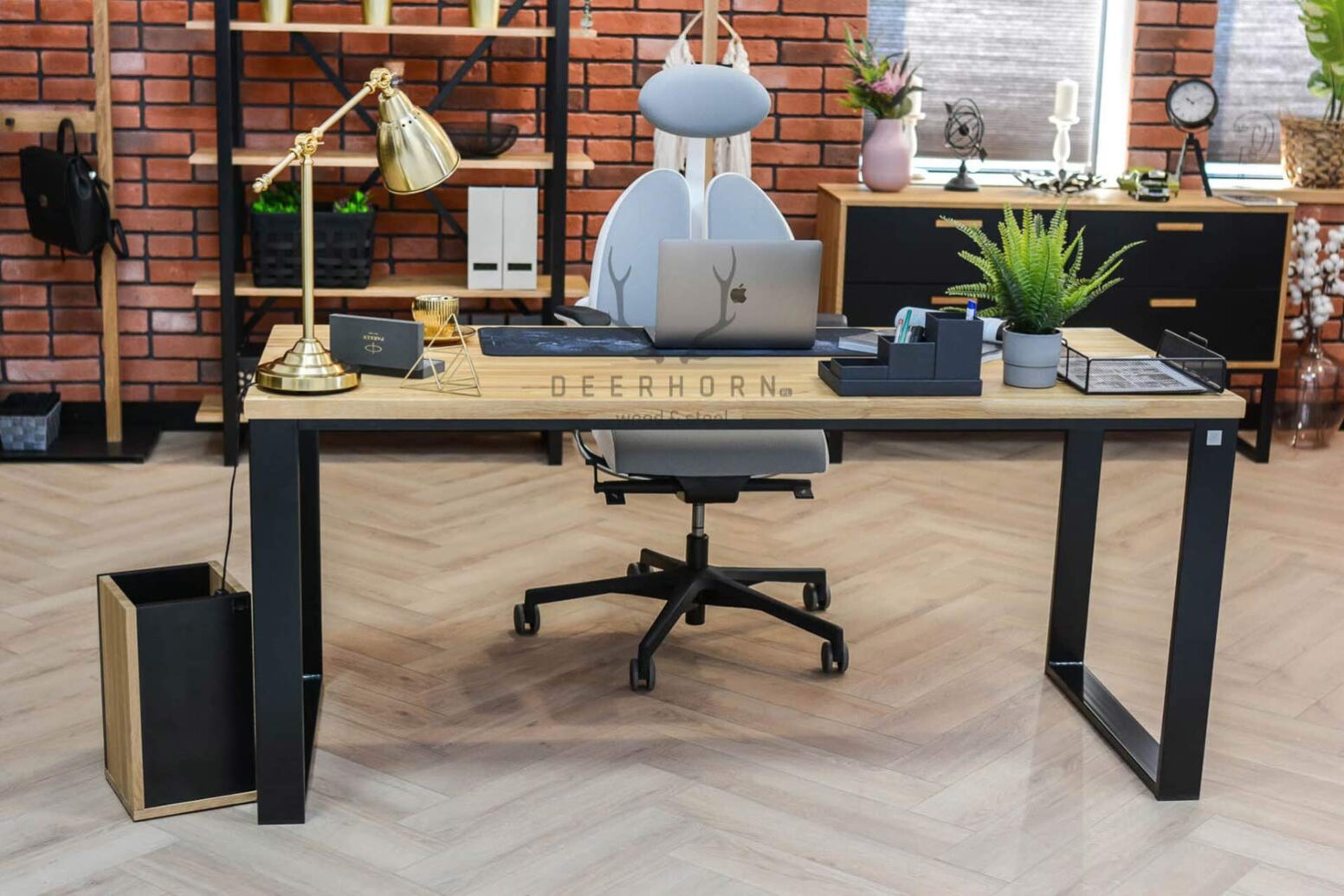 desk_deerhorn Deerhorn desk