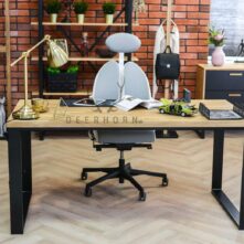 desk on metal legs