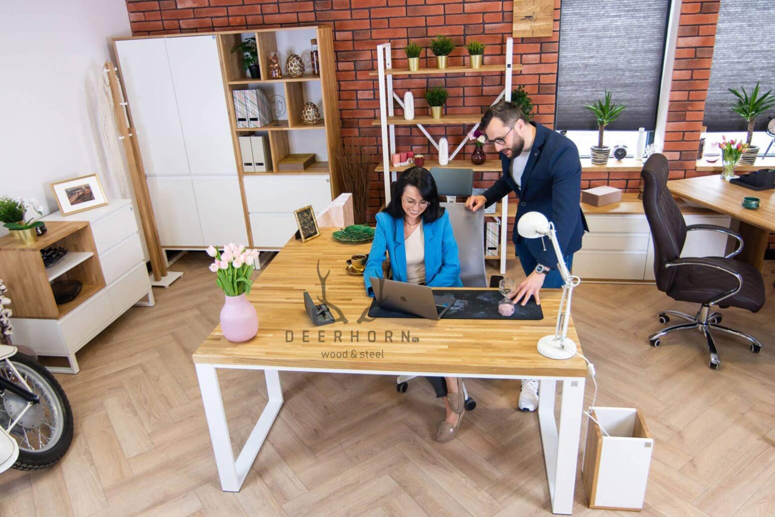 desk_narrow corner desk