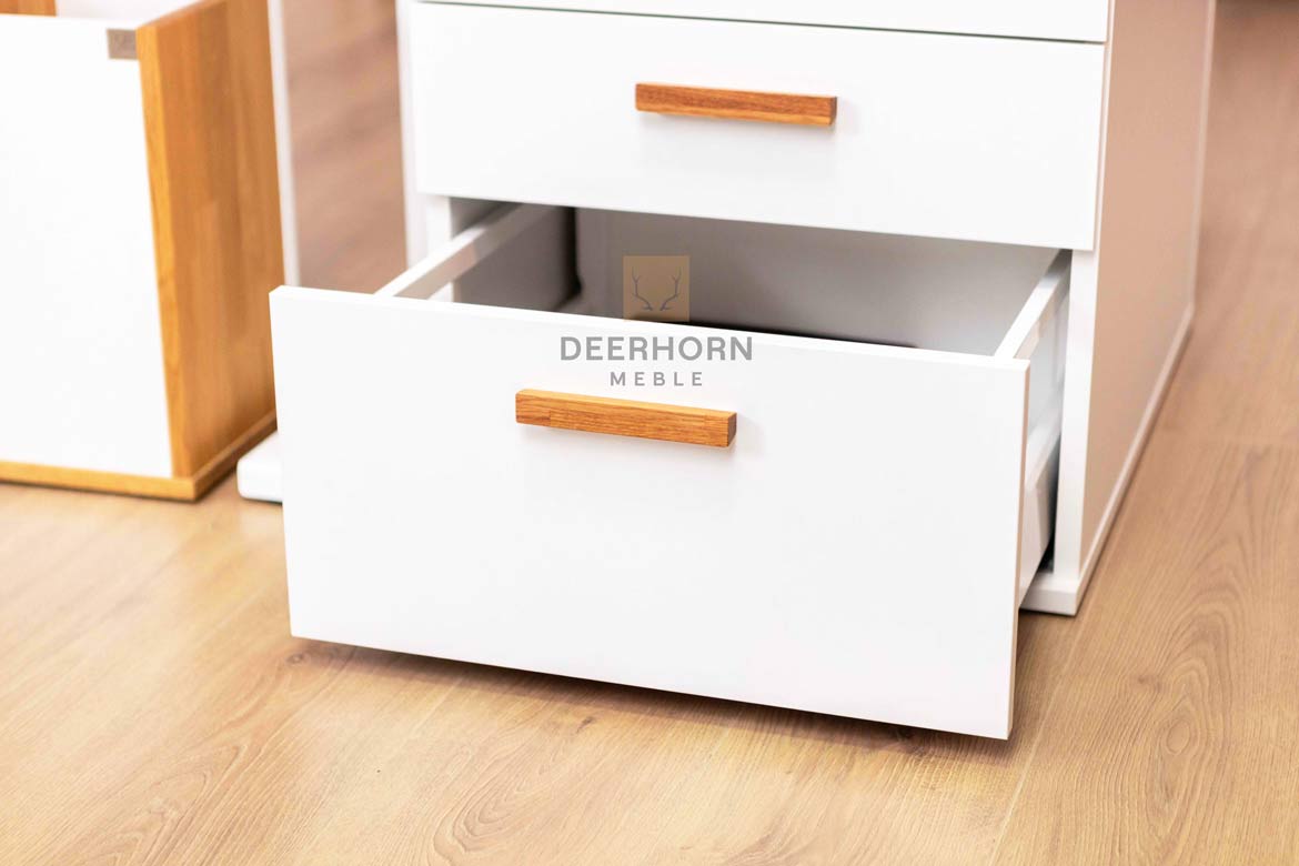 kontenerek biały do biura