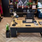 right corner desk