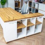 Scandinavian left desk