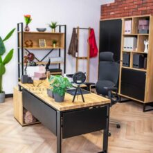 stable desk