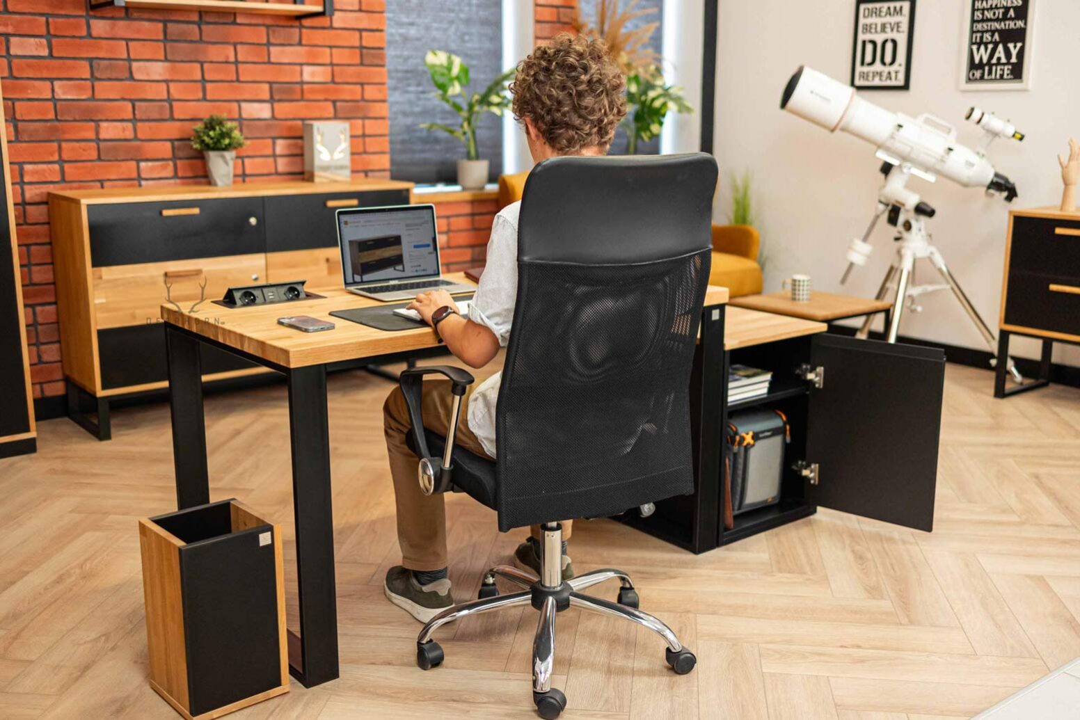 solid-wood desk-for-student laptop desk