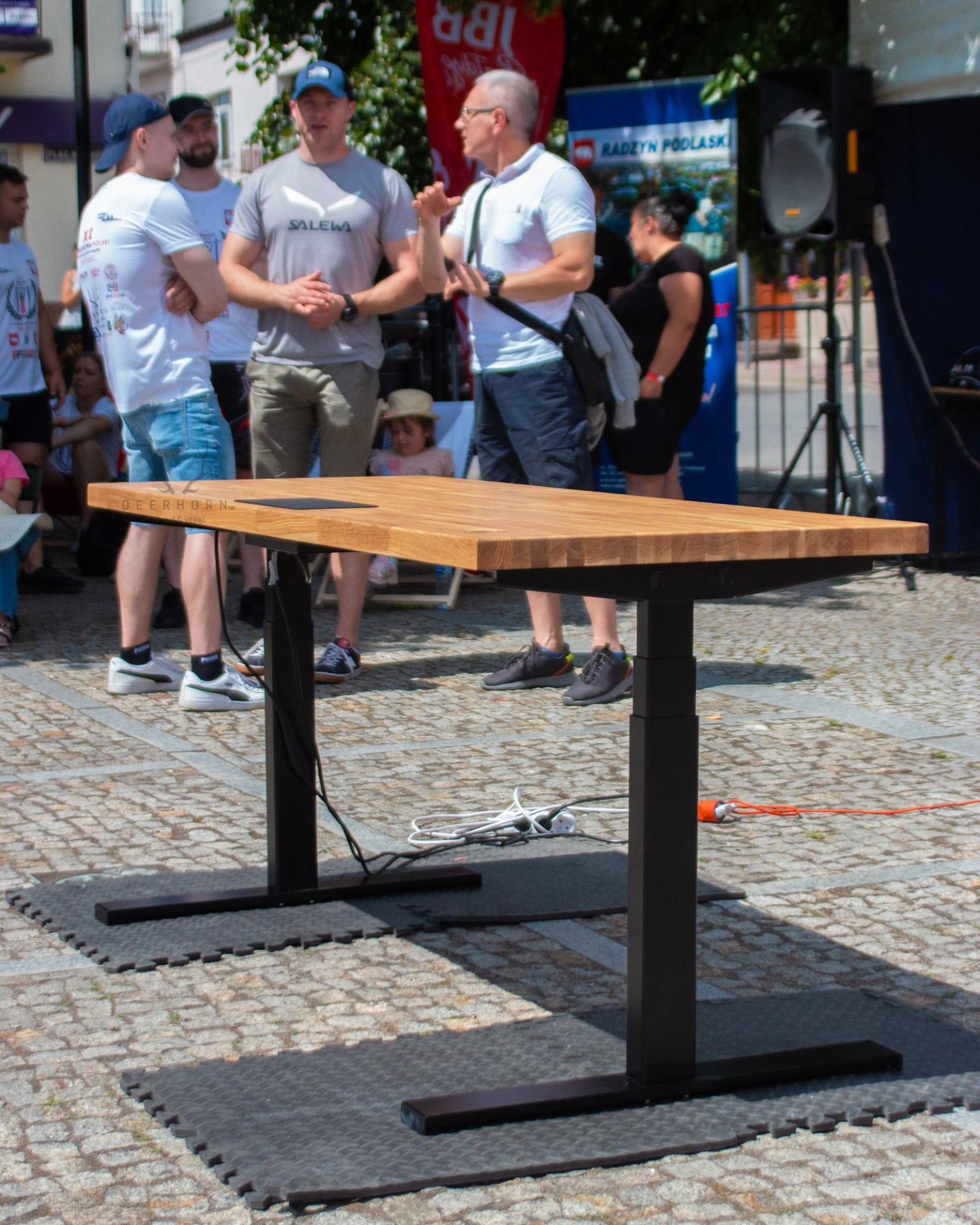 Deerhorn Electric Desk at the Street Workout Show