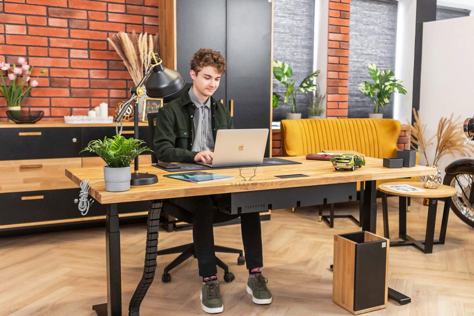 desk-lift lift-up desk