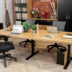 table with electric height adjustment