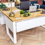 L-shaped white desk, with counternrtkirm