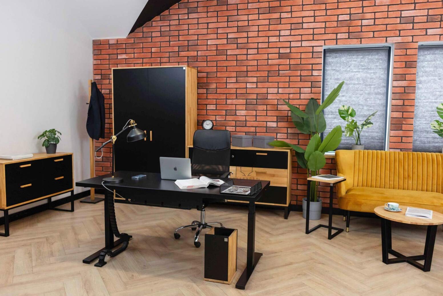 adjustable-desk black desk with electric mechanism