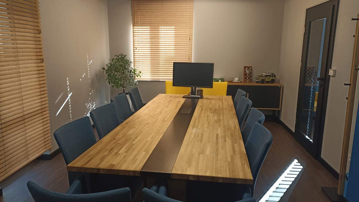 oak table for conference room