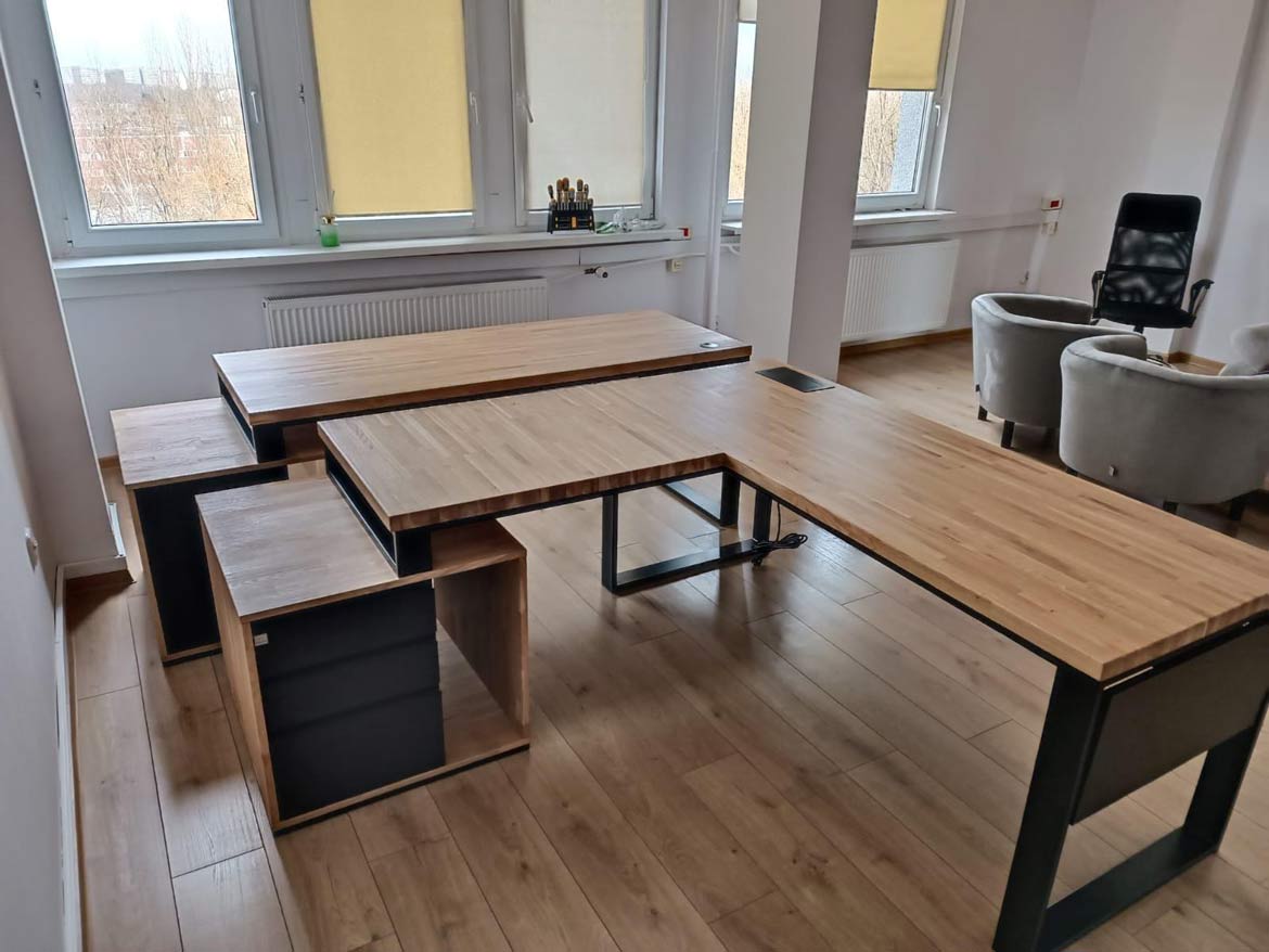 oak desk with covers