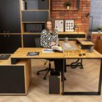 chairman's desk