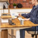 Women's desk fitted to height