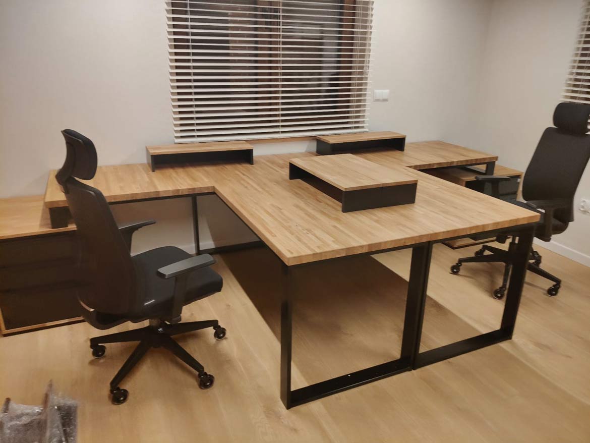 corner desks with pedestals