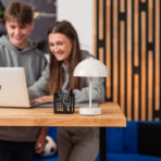 biurko regulowane pod naukę online