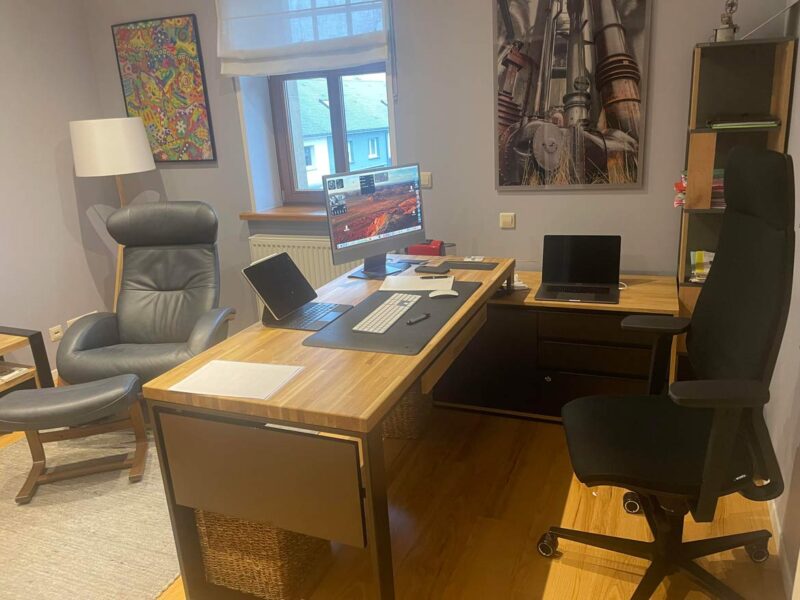 corner desk with additional drawer
