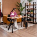 biurko dla nastolatki w stylu nowoczesnym