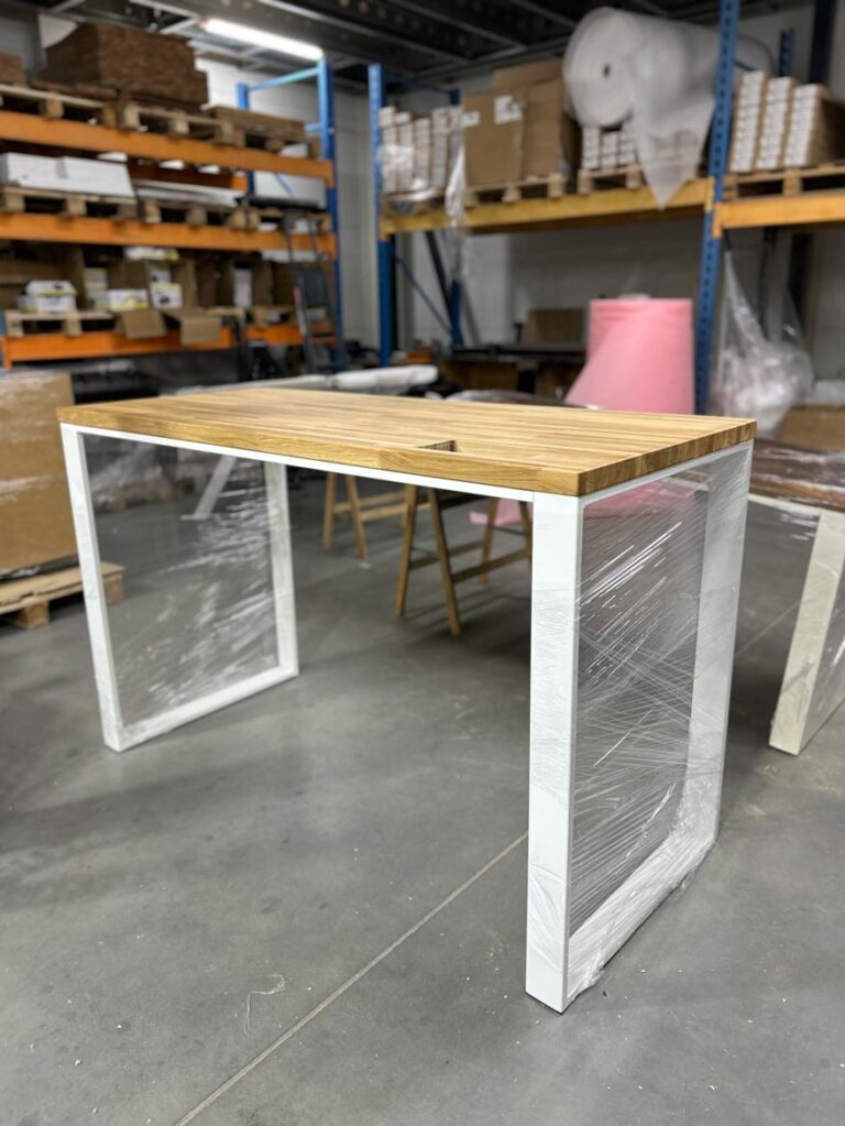 ergonomic desk for the office