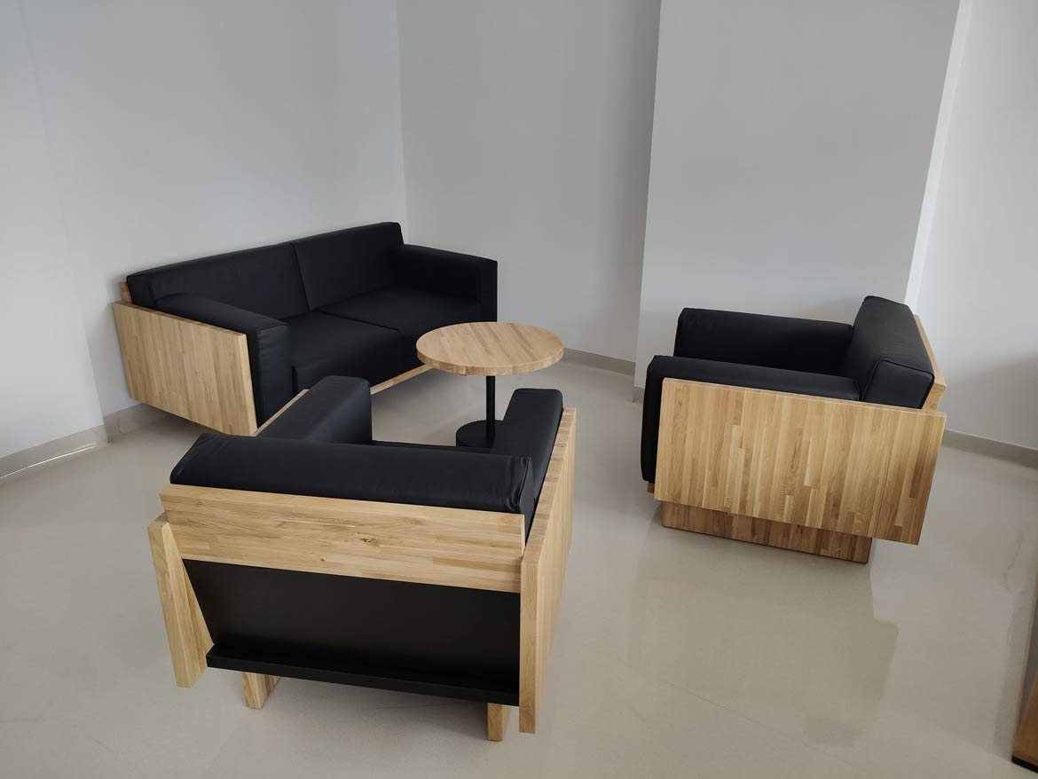 armchairs for shared spaces in the company