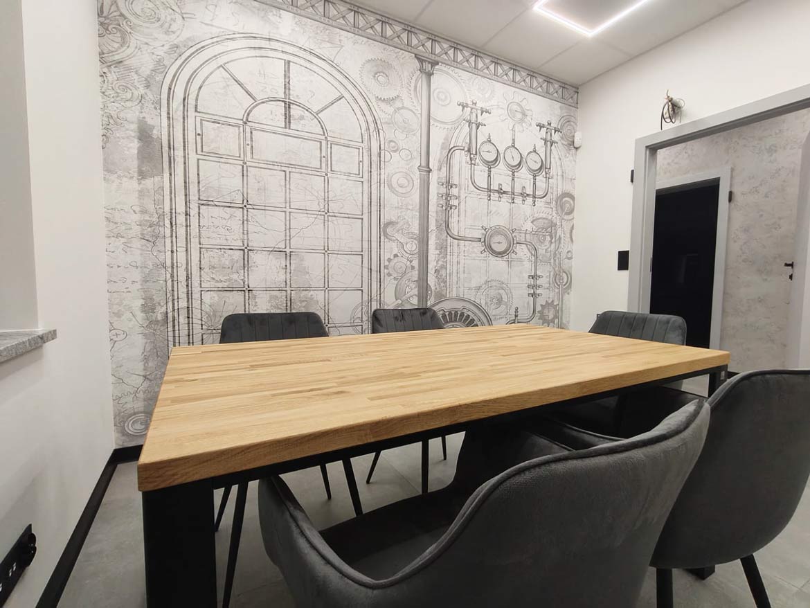 table for small meeting room