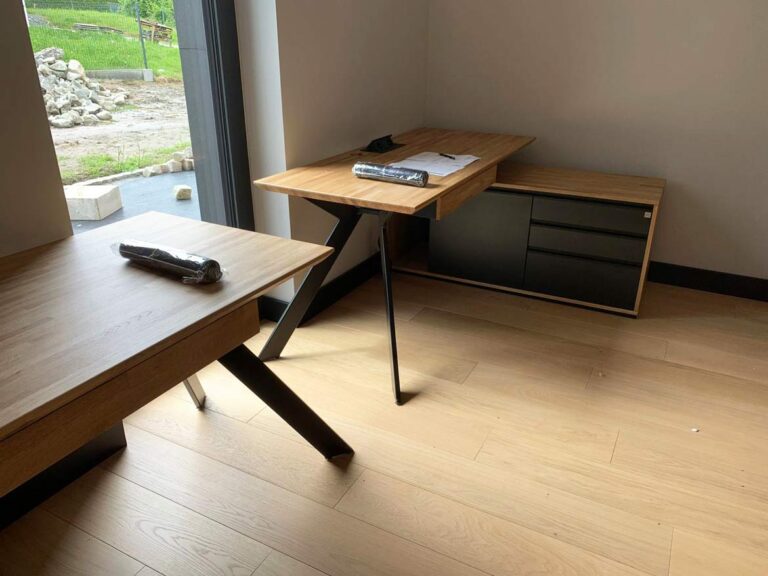Work desk to desk – home office for two
