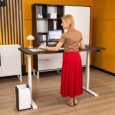 desk with automatic height adjustment