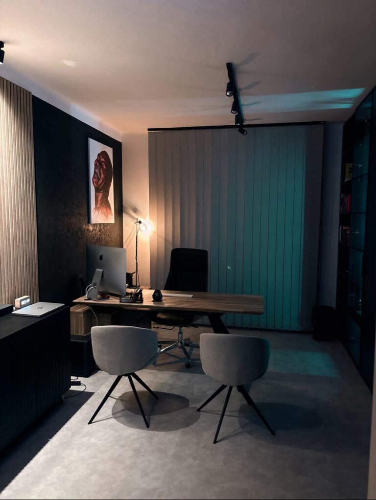 A modern desk for our time!