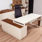 ergonomic desk for sitting work