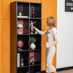 regał nowoczesny z otwartymi półkami