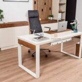 Desk with scratch-resistant surface