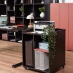 kontenerek na kółkach z drukarką