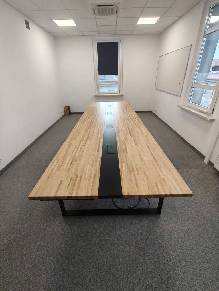 Conference table with HDMI signal management system